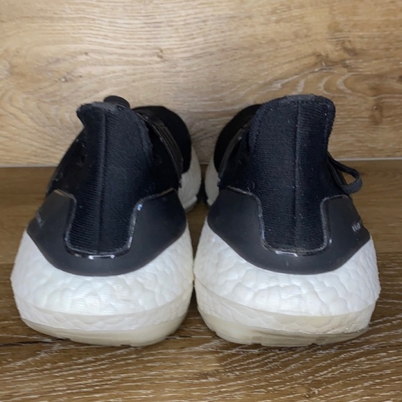 Adidas Ultraboost 21 - Men’s Size 9 - Picture 4 of 9